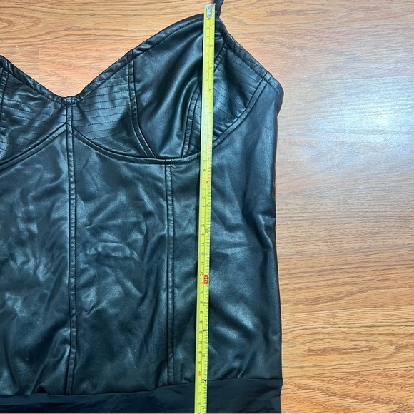 Guess Faux Leather Black Bodysuit Size XL - Picture 3 of 8